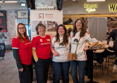 Das Team von Türöffner e.V. bei der Ausbildungs- und Praktikumsmesse „Kick & Work“ im Stadion An der Alten Försterei